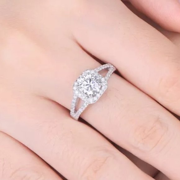 1 Carat Moissanite Ring with 925 Sterling Silver Band, D-FL - Picture 10 of 11